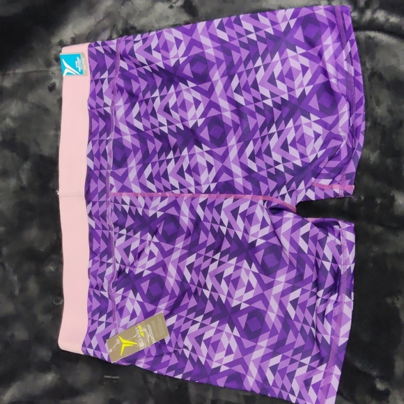 Old Navy Activewear Women's Plus Size - Picture 2 of 6